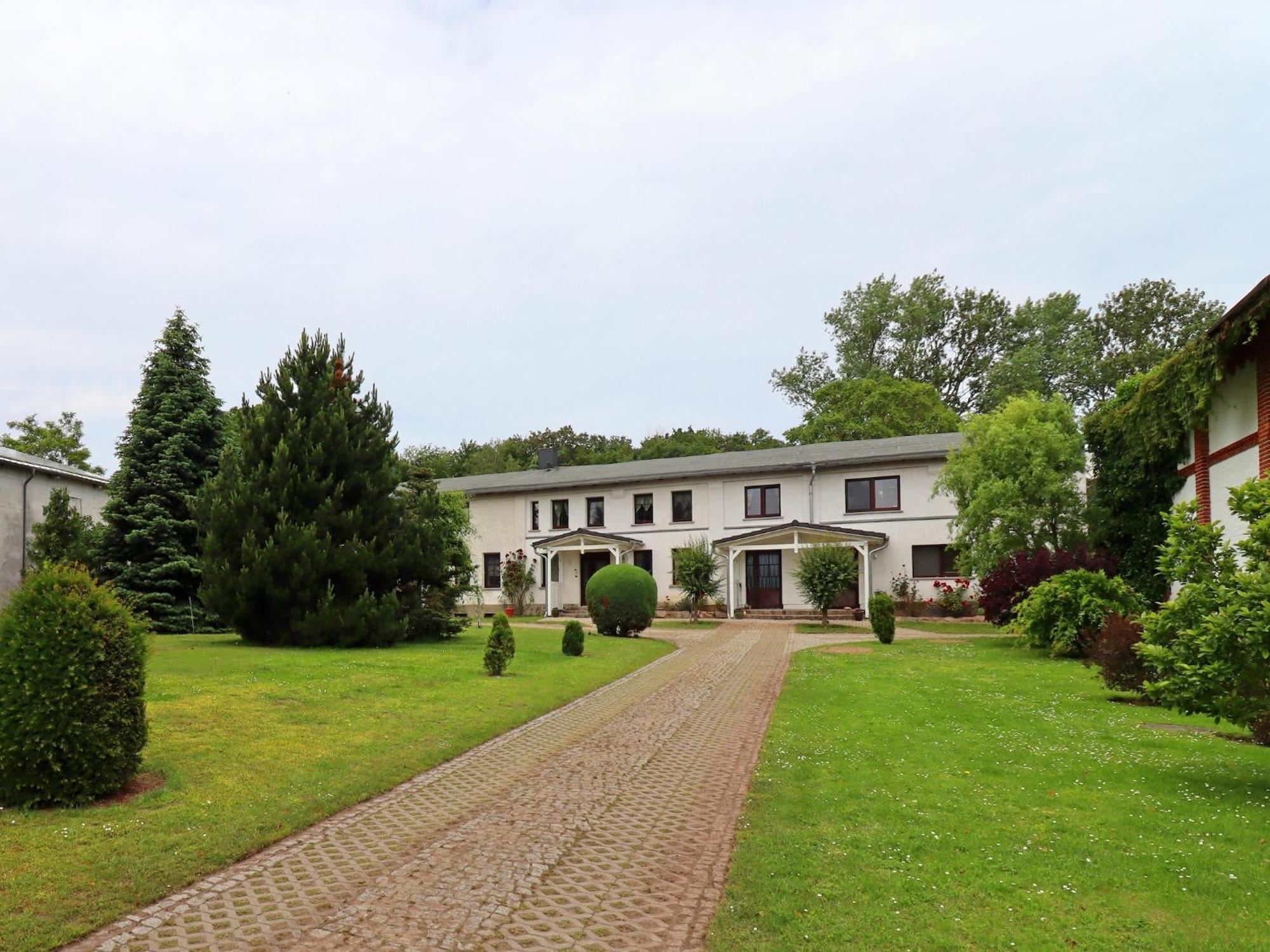 Inviting Apartment In Wendelstorf With Communal Garden Exterior photo