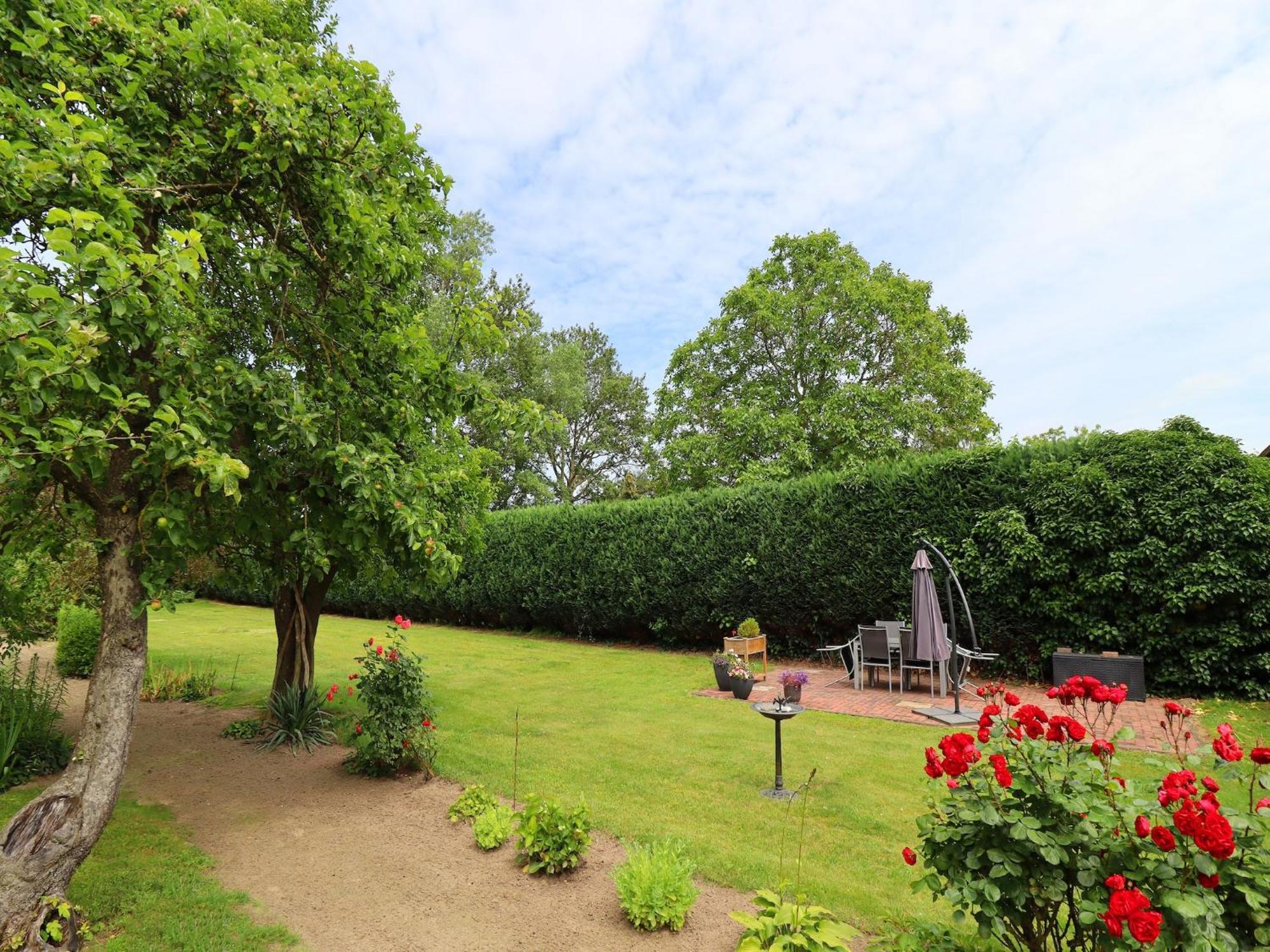 Inviting Apartment In Wendelstorf With Communal Garden Exterior photo
